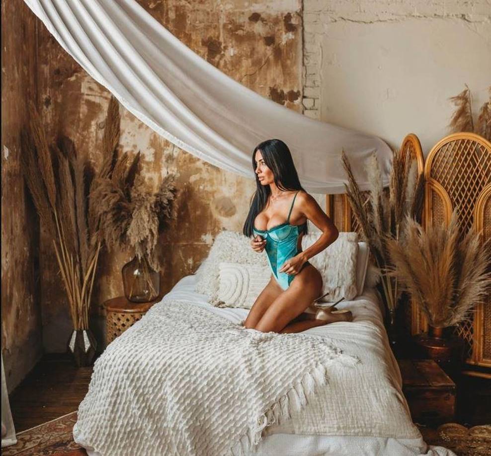 La beldad ha dado algunas probaditas de lo que podrá ver la gente que se una a su suscripción en los próximos días.