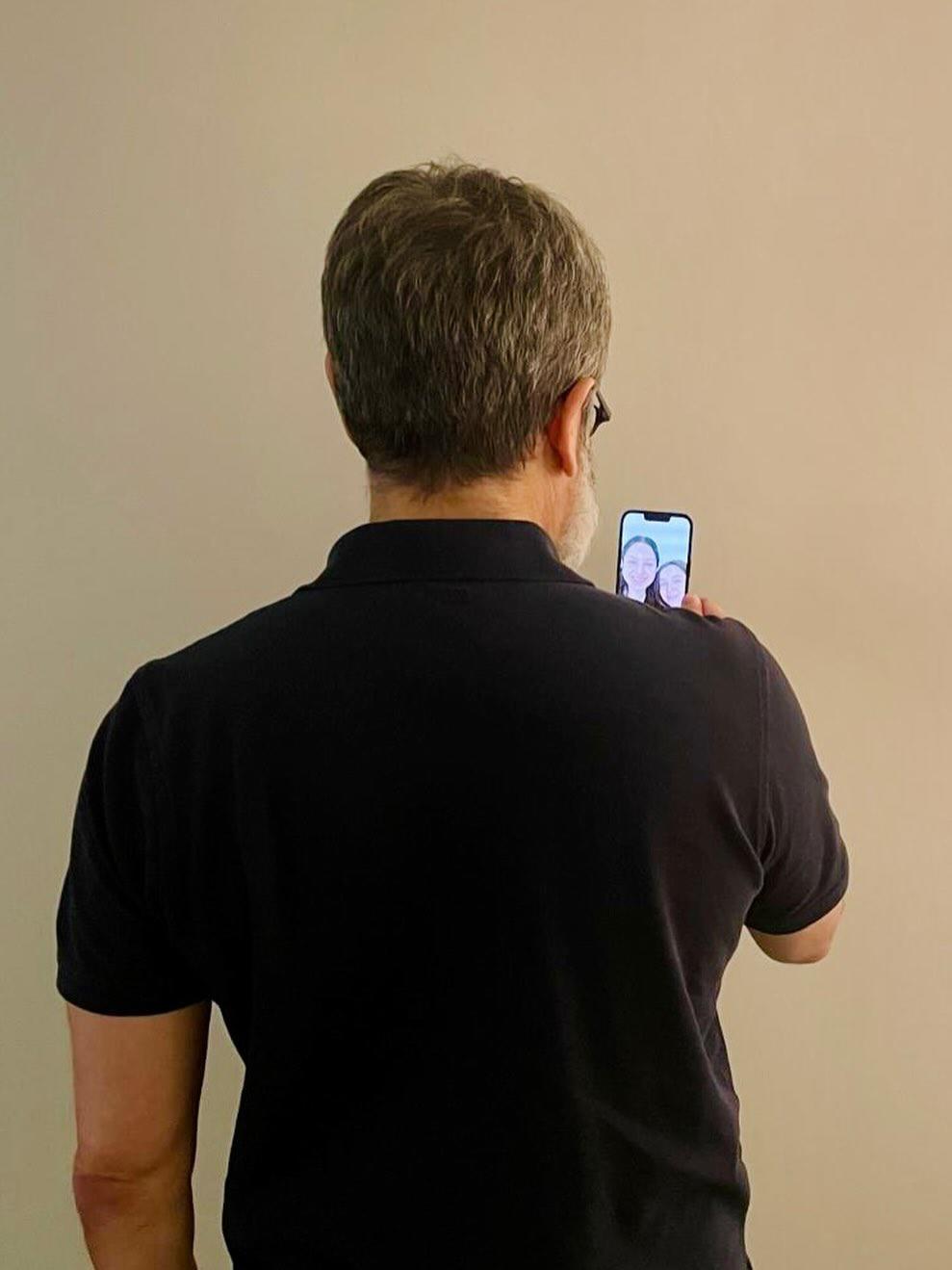 La primera fotografía de Juan Orlando Hernández en libertad