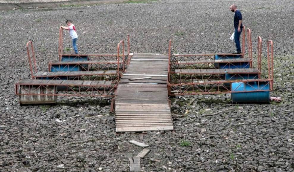 Los lagos de los parques de La Sabana, en el oeste de San José, y de La Paz, son una de las principales atracciones turísticas de la capital costarricense.