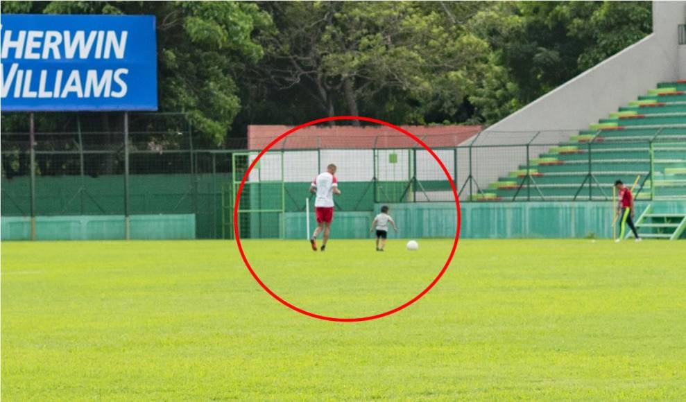 El mediocampista de Marathón se entrena en solitario en el estadio Yankel Rosenthal.