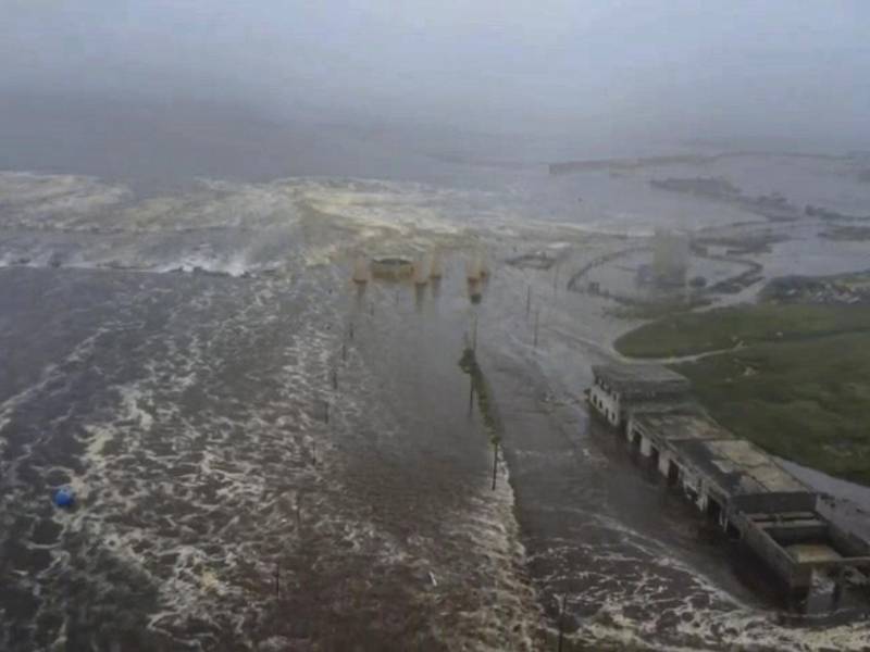 La península de Kamchatka, situada en el Lejano Oriente ruso, es uno de los territorios con mayor actividad volcánica y sísmica del mundo, llegando incluso a ser peligroso para la aviación civil por las abundantes nubes de ceniza que expulsan los volcanes aún activos.
