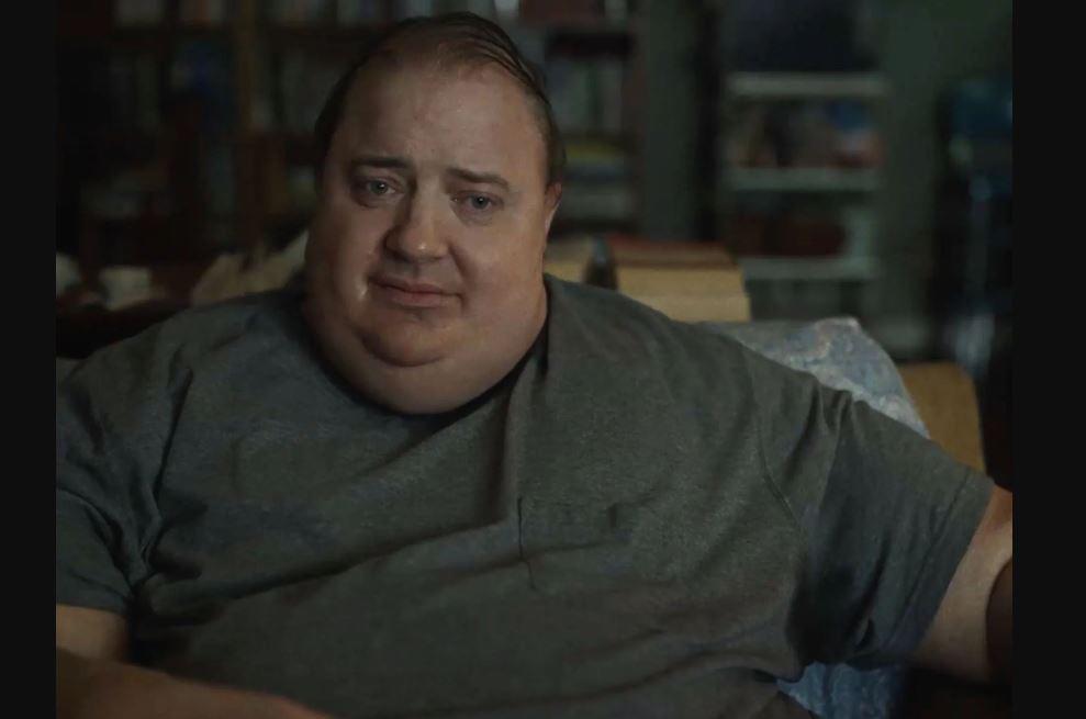 En <i><b>The Whale</b></i>, Brendan Fraser da vida a un profesor homosexual con obesidad mórbida.