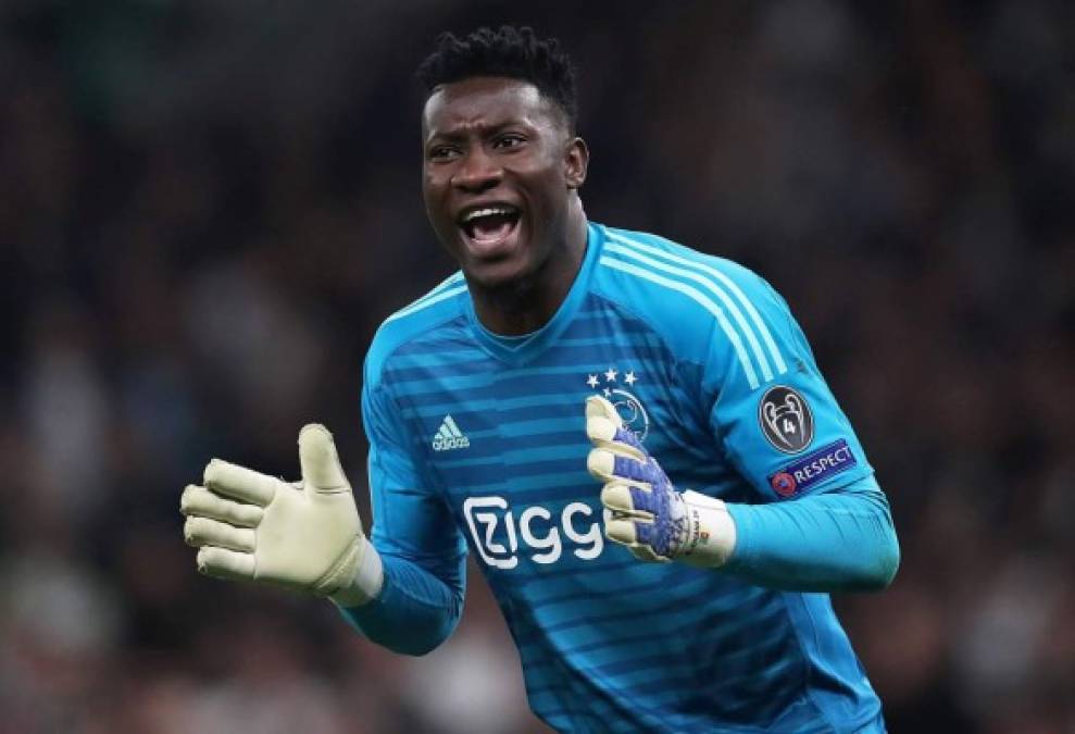 El Chelsea se interesa en André Onana para cubrir la portería. Según informaciones, el portero camerunés formaría parte de la lista de fichajes que el dueño blue Román Abramóvich quiere realizar para nutrir al conjunto londinense. La operación se da debido a que el Ajax necesitaría vender jugador por la crisis del coronavirus. Su tasación se sitúa en 40 millones de euros.