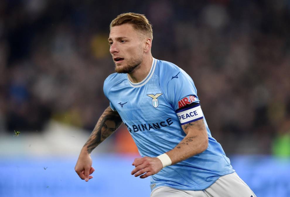 Ciro Immobile anotó su gol número 12 de la temporada desde el punto de penal en la victoria por 3-0 de la Lazio sobre el Spezia el viernes.