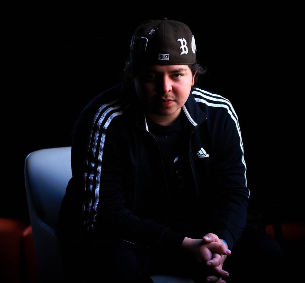 Tras su acción cientos de seguidores y ssalvadoreños saltaron en las redes sociales para criticar la acción del reconocido influencer tras asociar las señas con las que usaban las pandillas. 