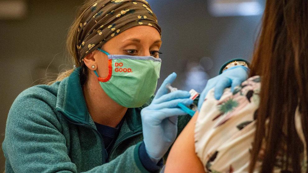 EEUU autoriza cuarta dosis de vacuna anticovid para mayores de 50 años