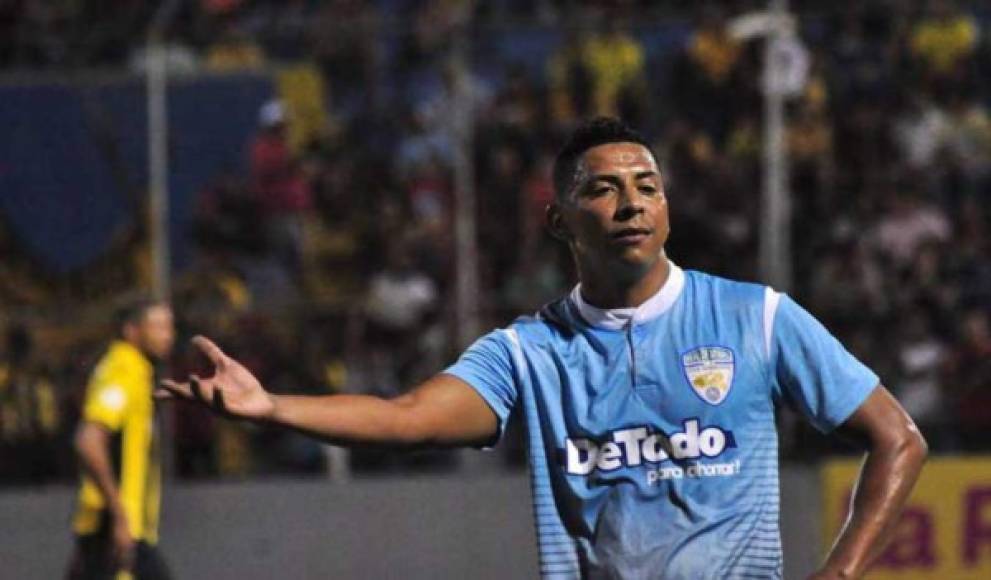 Luis Guzmán: Lateral izquierdo que todavía sigue activo. Actualmente pertenece al Real de Minas.