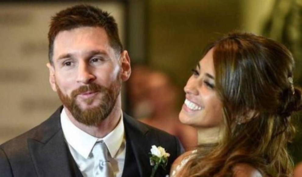 Cabe señalar que Messi y Antonella Roccuzzo se casaron en el 2017, la pareja cuenta con 3 hijos. El argentino le habría sido infiel a su chica hace unos años atrás.