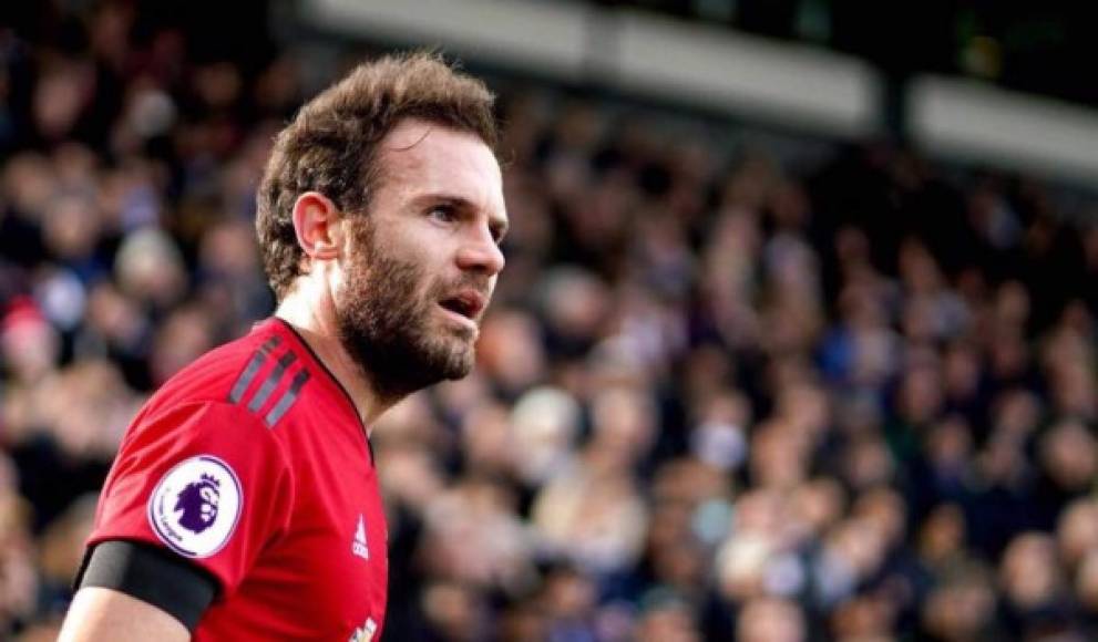 Juan Mata seguirá en Old Trafford. El medio español de 31 años ha renovado con el Manchester United por dos temporadas más. A falta de confirmación oficial, el ex, entre otros, del Valencia continuará jugando para los 'red devils' hasta 2021.