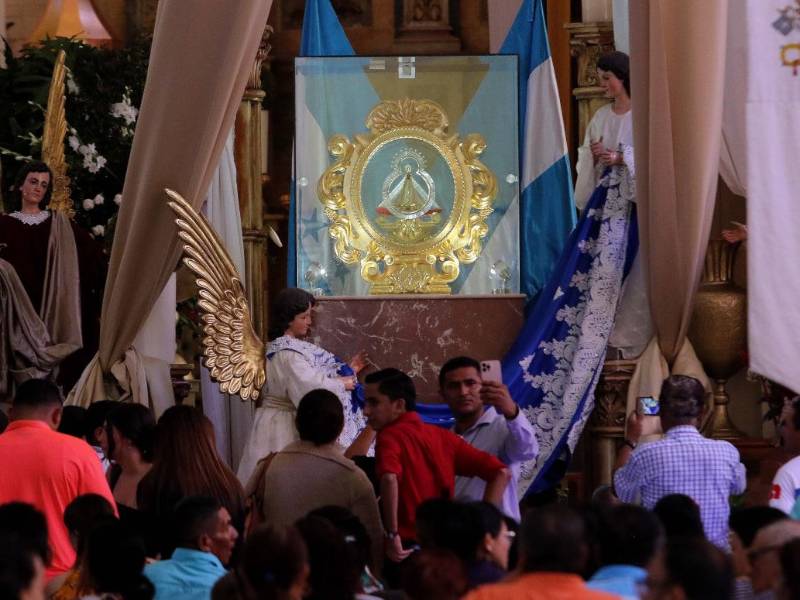 Fe en la Virgen de Suyapa mueve a miles de hondureños