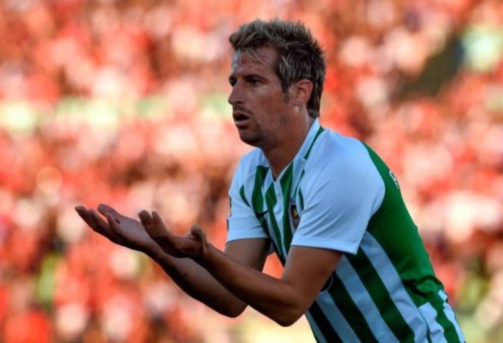 El portugués Fabio Coentrao, ex defensa del Real Madrid, está actualmente sin equipo y, según Sky Sport Italia, su agente lo ha ofrecido a Fiorentina y Bolonia.