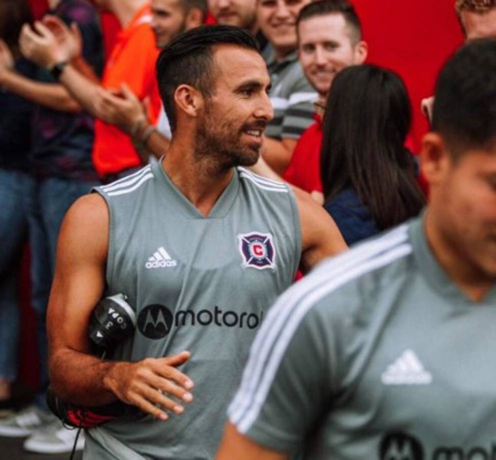 Bornstein no ha podido tener una regularidad en su carrera deportiva. Ahora a sus 34 años milita en el Chicago Fire y en su trayectoria registra estadías en México e inclusive Israel.