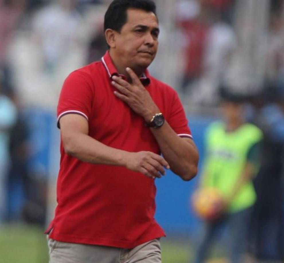 'Hasta los momentos sigue en el Olimpia', Francisco Herrera, gerente deportivo del club olimpista, ha indicado que Nahún Espinoza se mantiene en el cuadro albo.