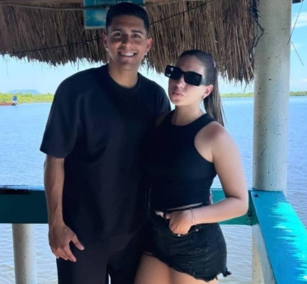 Luis Palma y Córdova son pareja desde que él estaba en las reservas del Vida y tienen menos de seis meses de haberse casado.