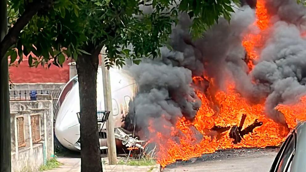 Avión privado se despista e incendia en aeropuerto de San Fernando, Argentina