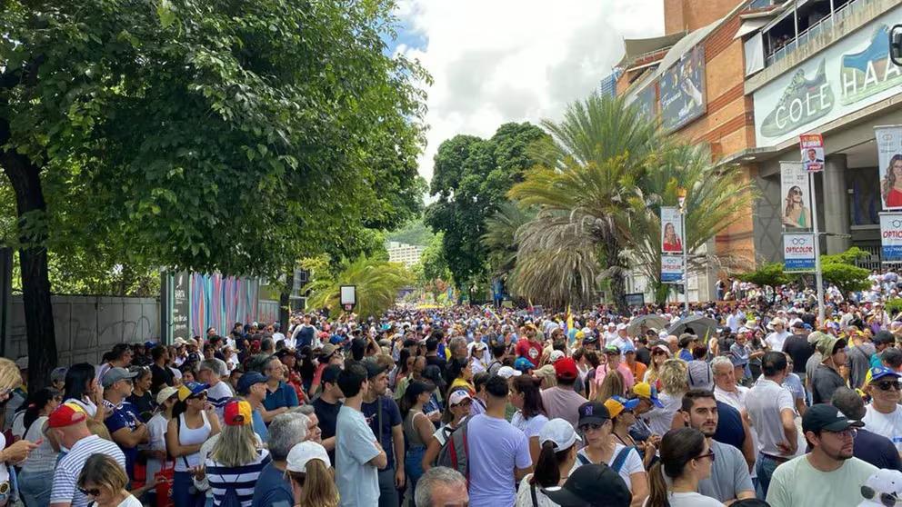 Miles de personas protestan este sábado en Venezuela en contra de Nicolás Maduro