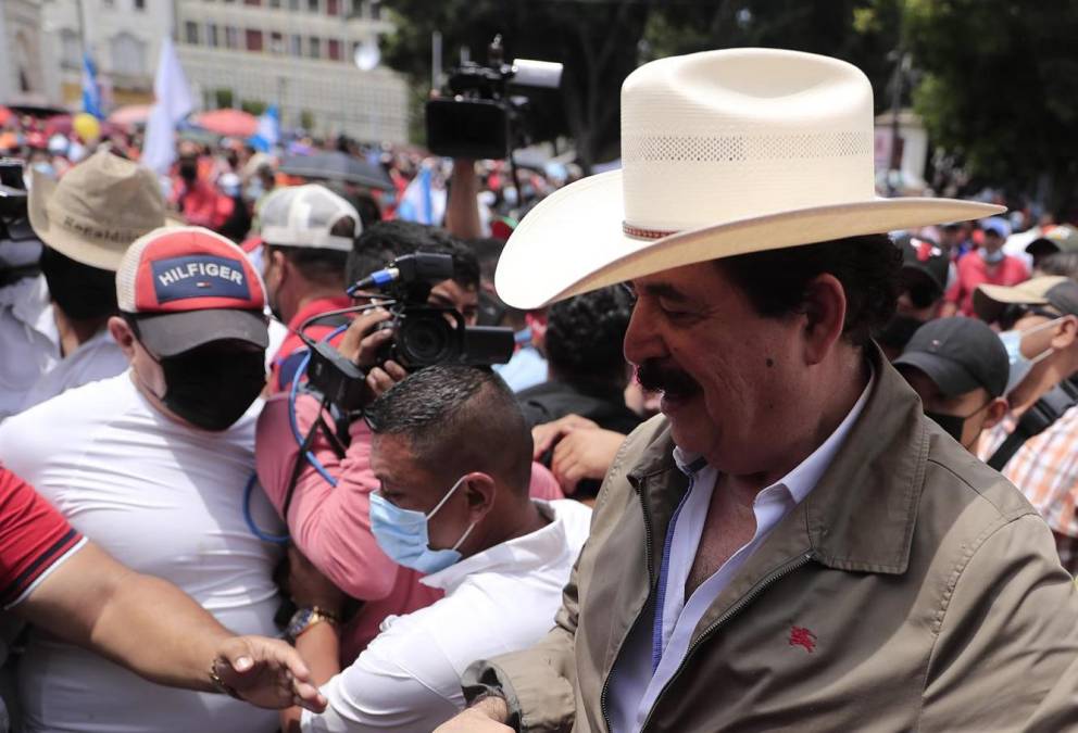 Pareja presidencial encabezó marchas del Día del Trabajador en San Pedro Sula y Tegucigalpa