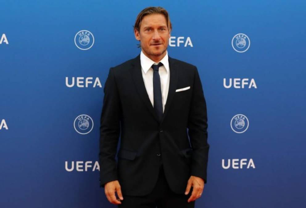 Francesco Totti, eterno capitán del Roma y ahora directivo del club giallorosso, presente en la Gala de la UEFA. Foto AFP