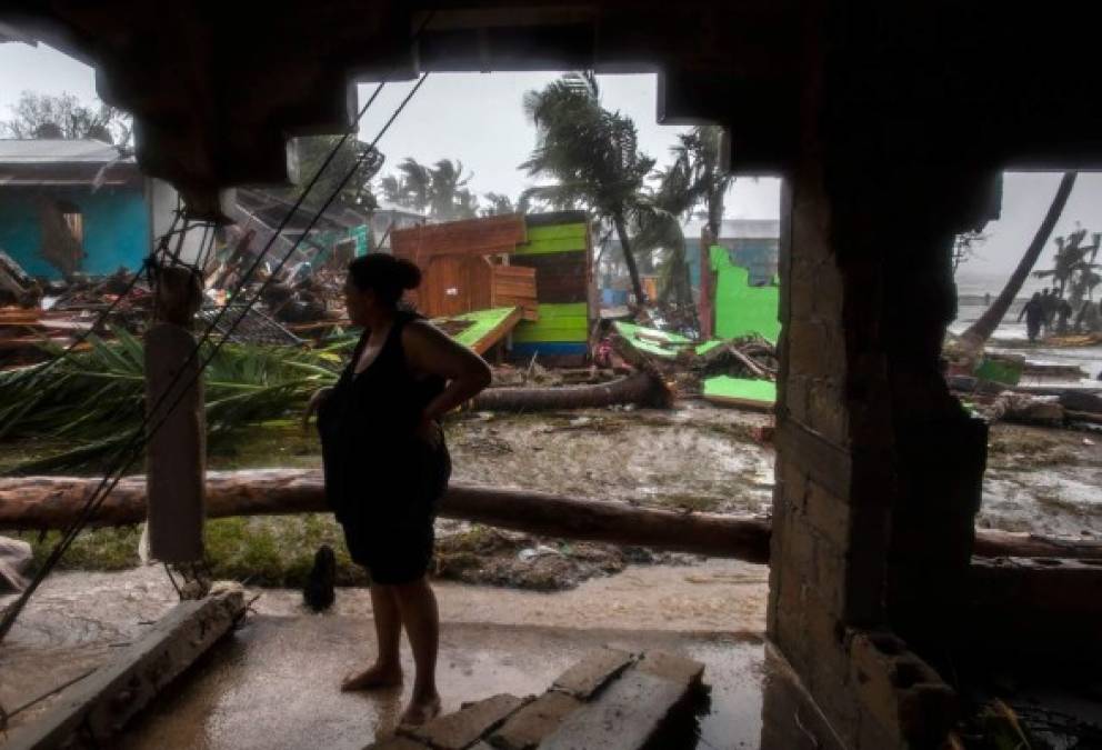 Zapata aseguró que hay abundantes daños en viviendas que quedaron sin techo, en los servicios de electricidad y agua, mientras que el muelle de Bilwi fue totalmente destruido.