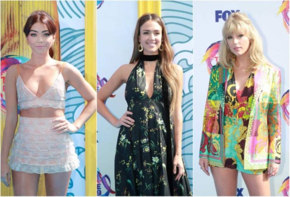 Los Teen Choice Awards premian lo mejor del año en música, cine, deportes y televisión. Jóvenes y adolescentes ya eligieron a sus favoritos tras dos meses de votación y el día de conocer a los ganadores ha llegado.<br/><br/>Las estrellas ya han desfilado por la alfombra de una de las premiaciones más populares entre el jóvenes.