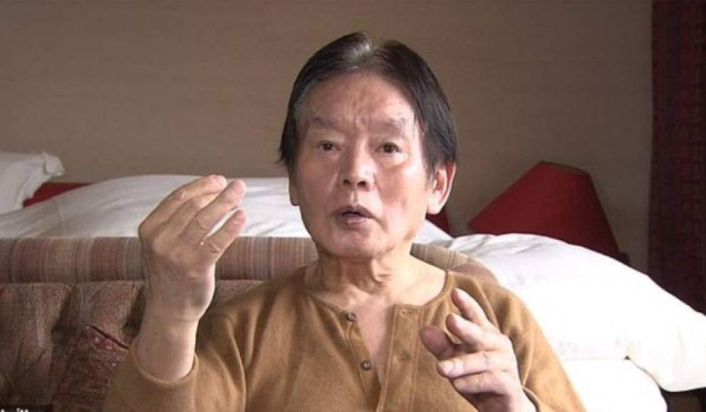 Kosuke Nozaki, quien en su autobiografía se jactaba de haber gastado millones de dólares en jóvenes y hermosas mujeres, murió en 2018 a los 77 años a causa de un envenenamiento agudo.