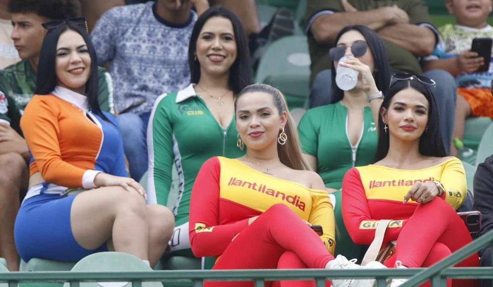 Bellas chicas cautivaron en las graderías del estadio Yankel Rosenthal de San Pedro Sula.