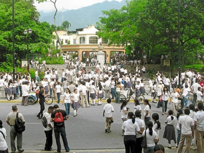 Maestros salpicados por escándalo de corrupción