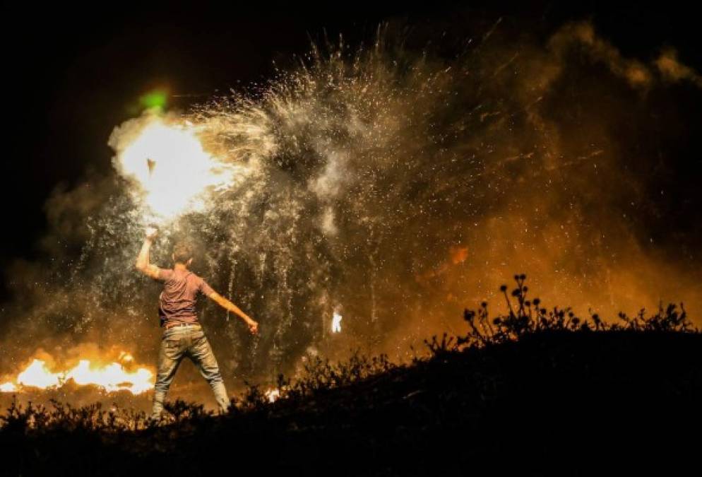 Los activistas palestinos también lanzaron hoy globos incendiarios desde la Franja hacia el sur de Israel, provocando varios incendios de pequeña magnitud, y amenazaron con seguir haciéndolo durante la noche.