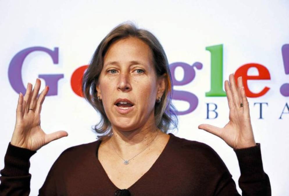 Susan Wojcicki es la empleada 16 de Google y es parte del inventario del buscados pues en 1998 fue en su garaje donde todo inicio para esta marca.