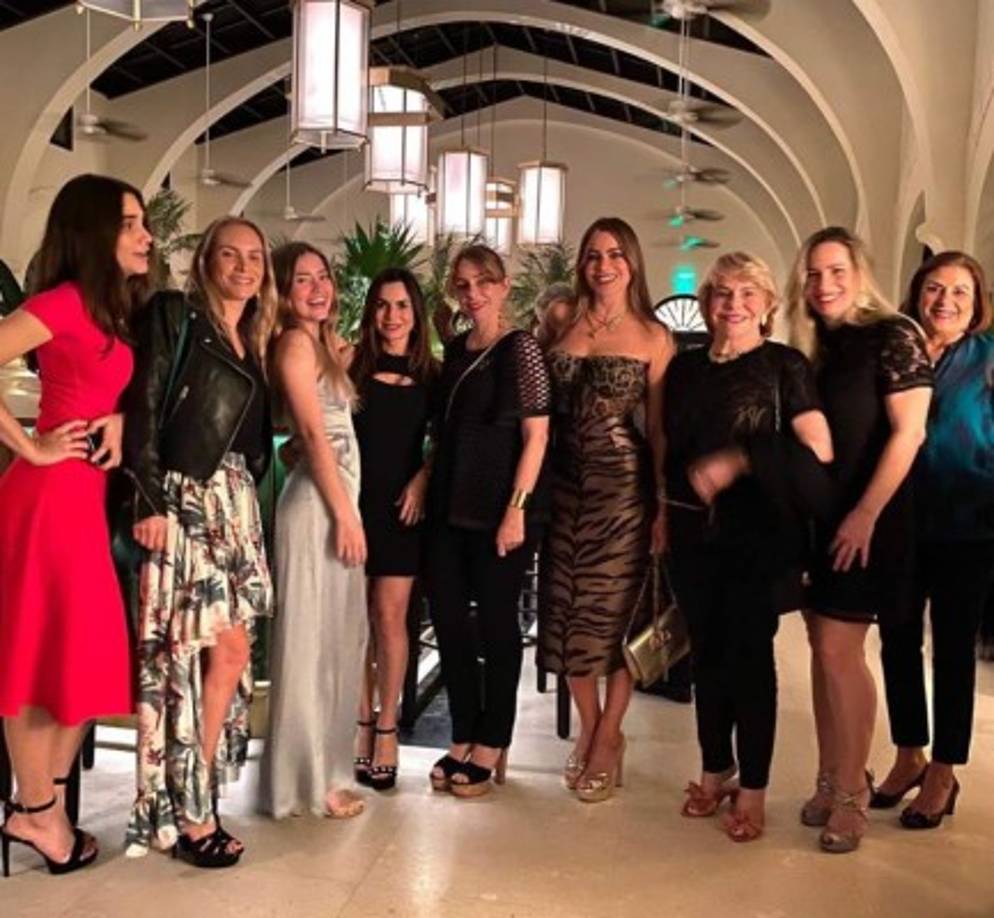 Sofía Vergara es una entusiasta de las fiestas. La actriz colombiana ya comenzó a celebrar desde inicios de semana junto a toda su familia, incluido su marido Joe Manganiello.