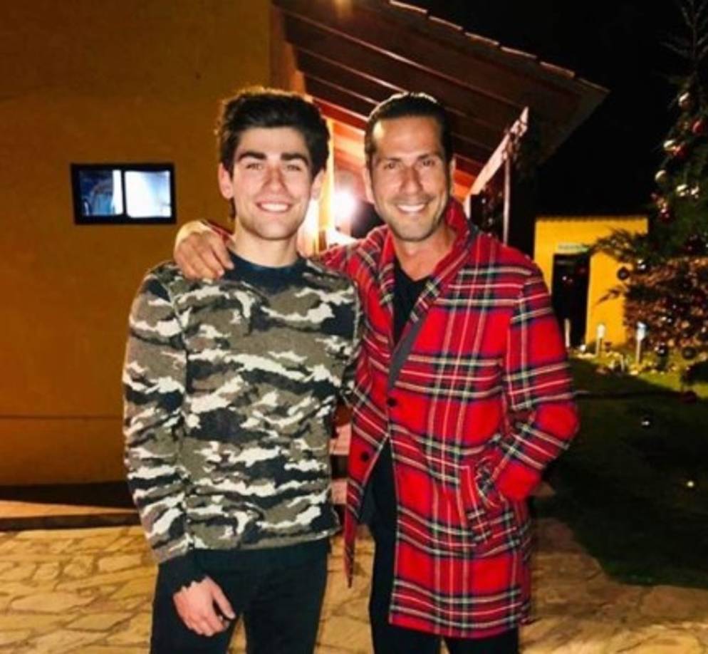 Así luce en la actualidad Emiliano, el hijo de ambos actores que ha decidido dedicarse a la actuación al igual que sus padres.<br/><br/>El apuesto joven participó en 'Los carteristas', la primera producción de Netflix grabada en Colombia.