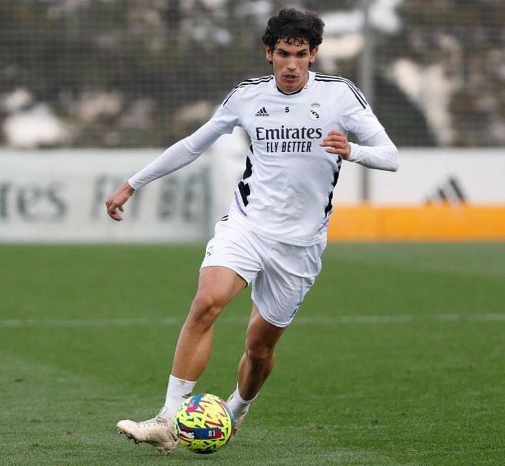 El Real Madrid ya no cuenta con Vallejo de cara a la próxima campaña y el club le estaría buscando ofertas para su salida.