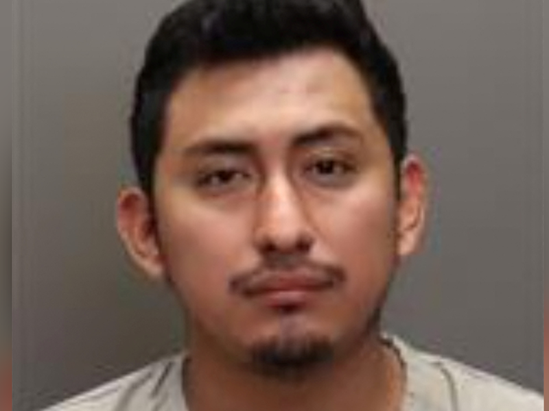 Un hispano identificado como Gerson Fuentes fue detenido por la violación de una niña de 10 años que tuvo que salir de su estado para abortar.