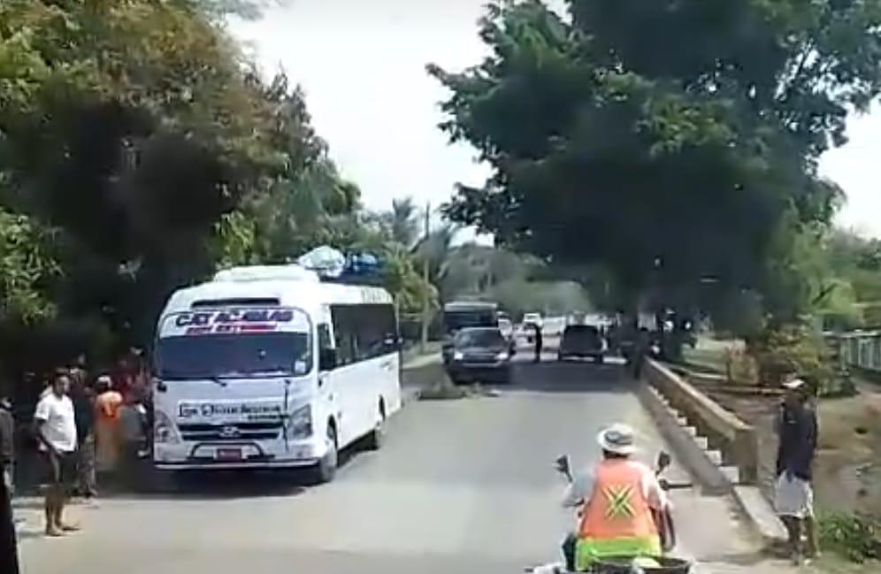 Escena en la que se suscitó el ataque armado contra una unidad del transporte público en Sabá, Colón.