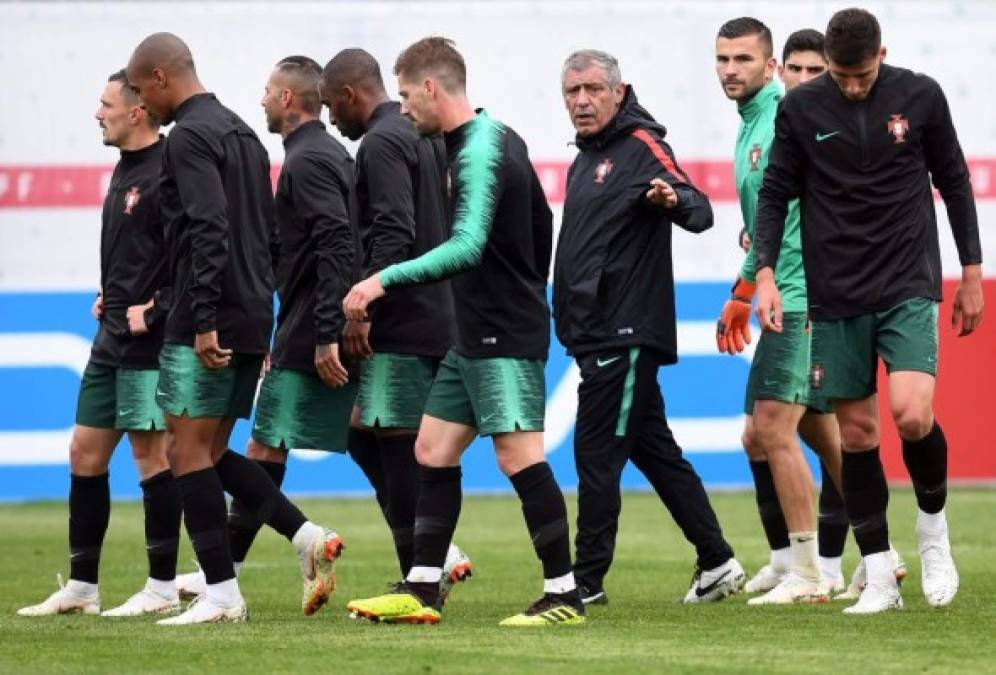 La selección portuguesa realizó su primera práctica previo al Mundial de Rusia en su cuartel general de Kratovo, sudeste de Moscú, cinco días antes de complicado debut en la competición contra España. Foto AFP