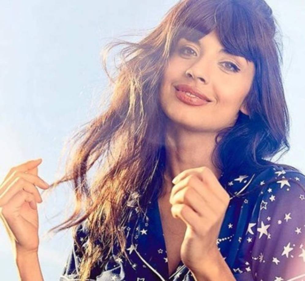 Sin embargo, Jameela Jamil no está dispuesta a permitir que ellas tuvieran la última palabra. A través de su cuenta de Twitter ha contraatacado alegando que, como mujeres adultas y en una posición de poder, no deberían aprovecharse de las inseguridades y el miedo de los más vulnerables para hacer negocio.