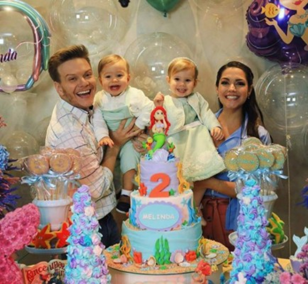 Los orgullosos padres comparten fotografías de sus hijos en sus cuentas de Instagram.