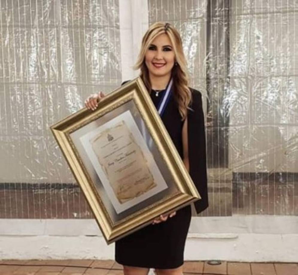 Jennifer Fernández - Diez tv<br/><br/>Fernández es la cara de nuestra hermana marca de Grupo Opsa, Diez Tv. La profesional de los deportes fue premiada en 2019 como Cronista deportiva, además es corresponsal de ESPN en Honduras.