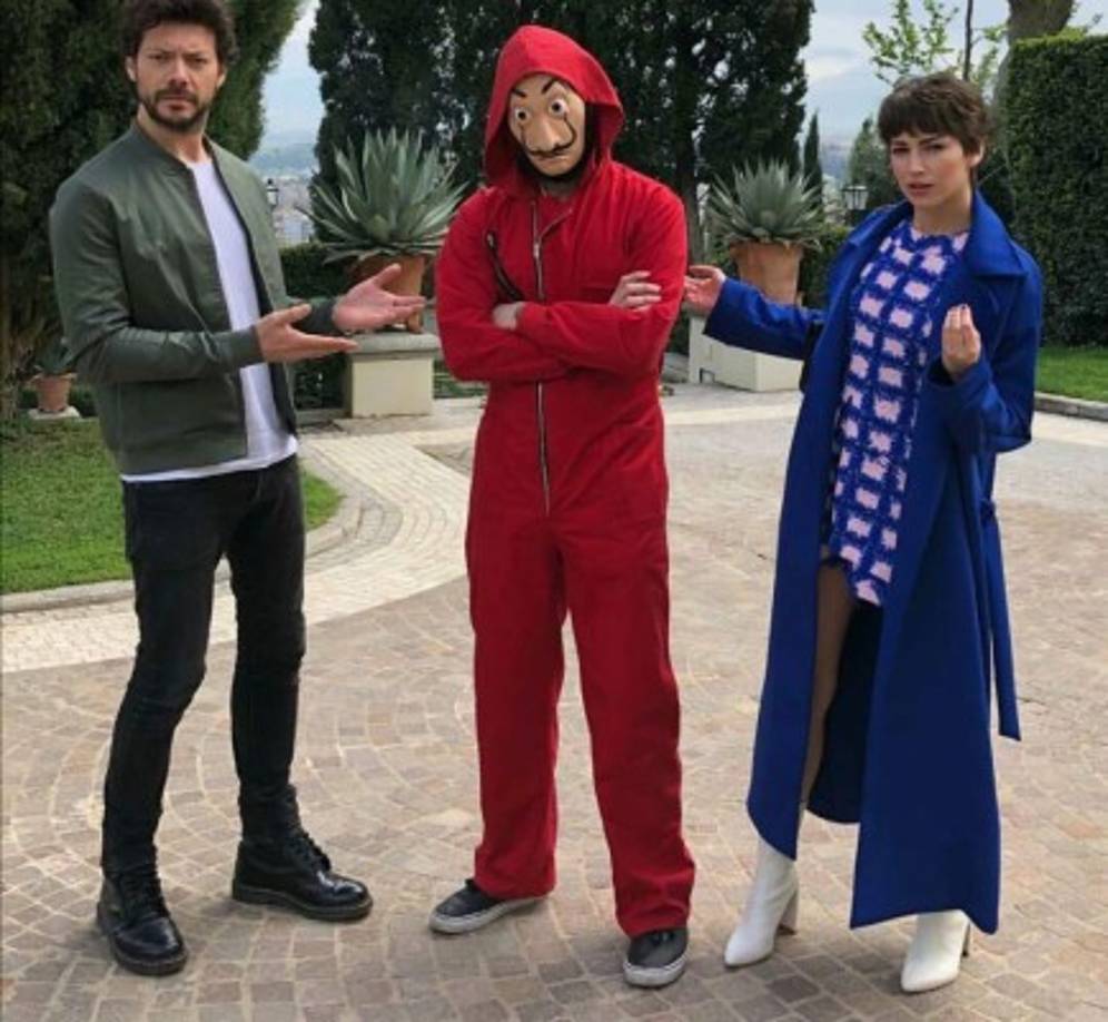 Corberó, muy activa en su cuenta de Instagram, contaba con un millón de seguidores el año pasado y tras el éxito de la serie ha superado ya los 3 millones y medio de seguidores.