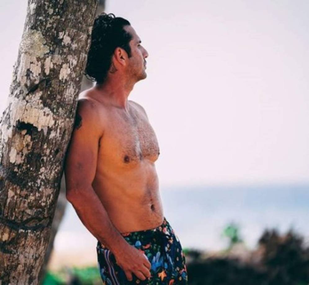 <br/>Al formar parte de la telenovela Isabel me la veló en Colombia, en la que interpretó a Pepe Grillo, recibió varios reconocimientos en Houston. Pasó a ser un sacerdote en Milagros de amor y luego un pescador en Las noches de Luciana.