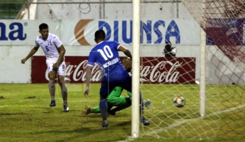El momento del gol de Jonathan Paz para darle el empate a Honduras.