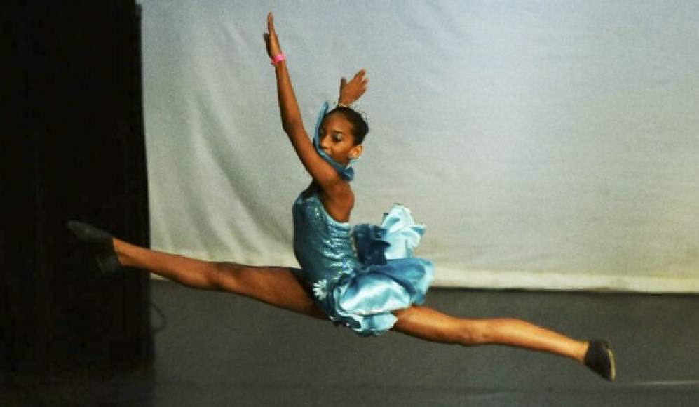Mahli Scott en su participación de Ballet.