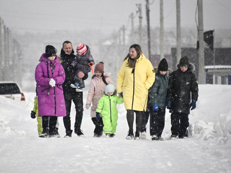 Una pareja rusa recibió a varios niños ucranianos que fueron trasladados a Siberia.