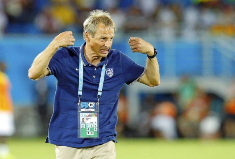 U.S. coach Juergen Klinsmann gestures before their 2014 World Cup Group G soccer match against Ghana at the Dunas arena in Natal June 16, 2014. REUTERS/Brian Snyder (BRAZIL - Tags: SOCCER SPORT WORLD CUP)