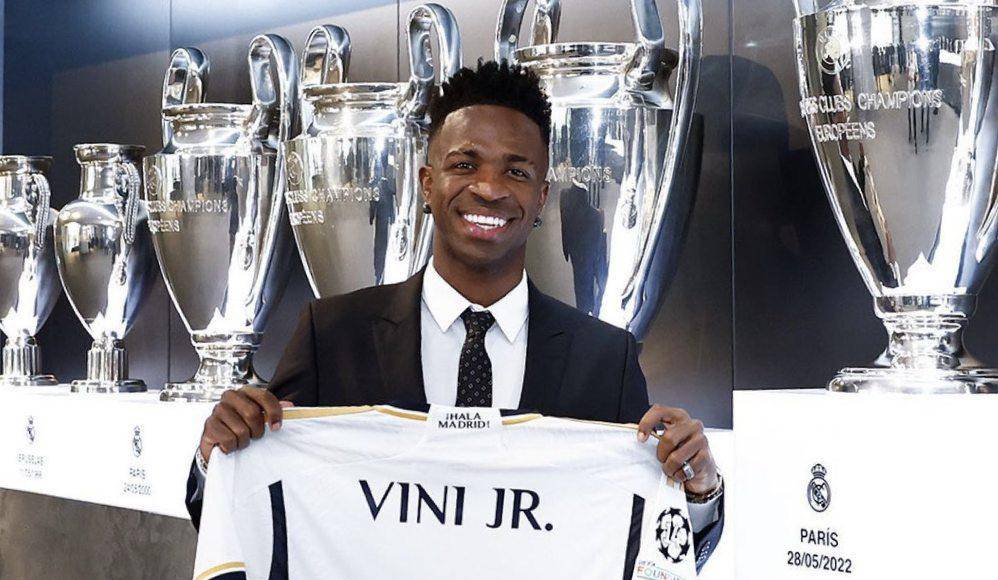 En Real Madrid están valorando ampliarle el contrato el próximo verano. Acaba en 2027 y la idea es alargarlo hasta 2029 con otra mejora salarial.