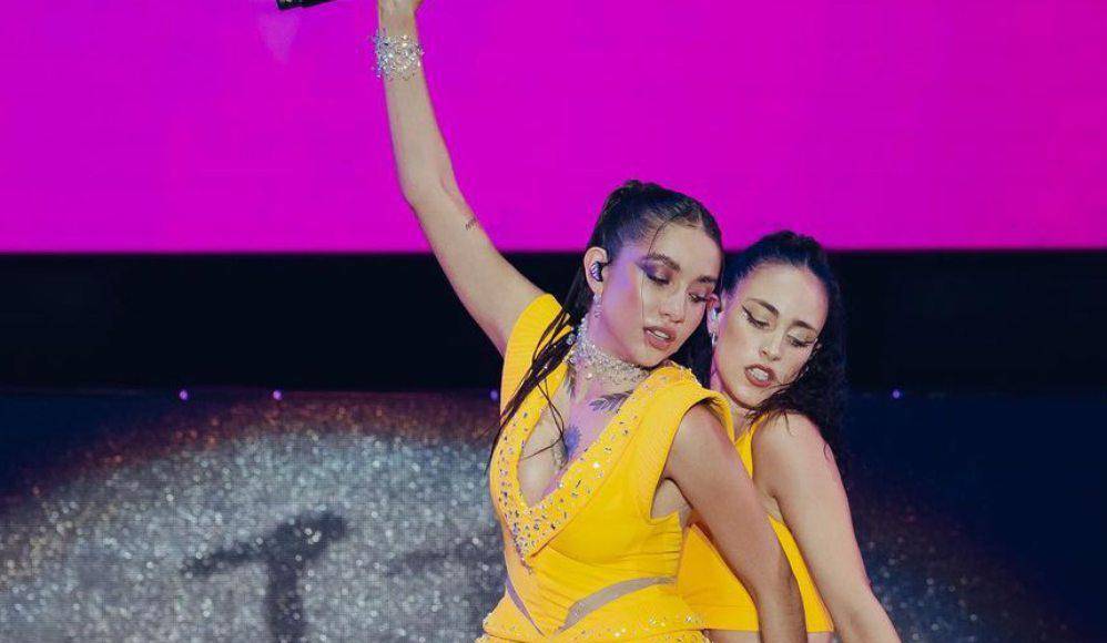 <b> </b>La joven de 24 años se sorprendió y si bien lanzó una tímida sonrisa, pareció incomodarla la situación.