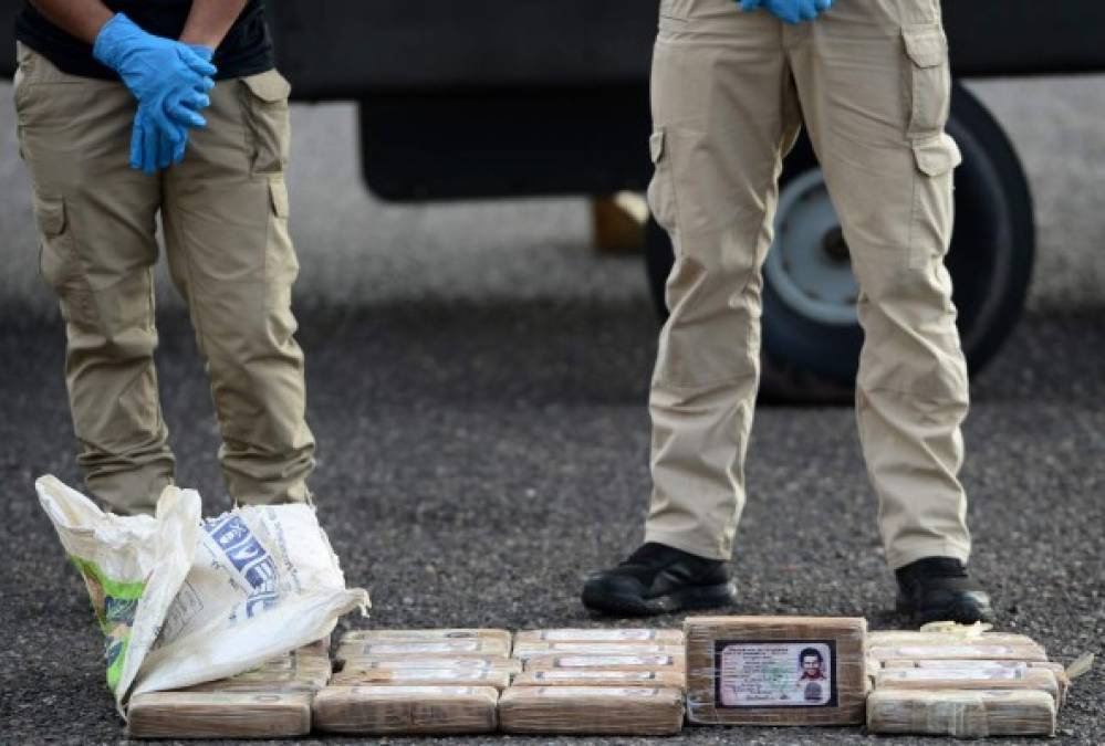 Paquetes de cocaína con imagen de Pablo Escobar venían de Colombia