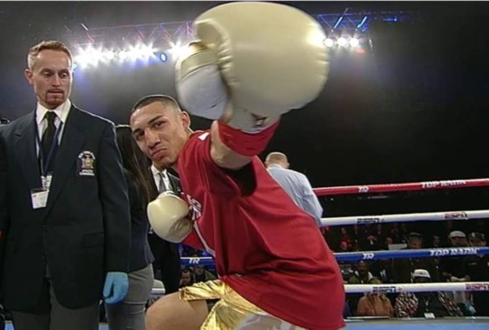 La pelea entre Teófimo López y Mason Menard fue parte de la velada boxística que protagonizaron Vasyl Lomachenko y José Pedraza en el Madison Square Garden.