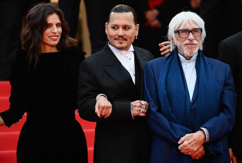 “Jeanne du Barry”, película dirigida por la francesa Maïwenn (izquierda), fue la encargada de abrir el festival. Junto a la directora y actriz acudieron los actores Johnny Depp y Pierre Richard.