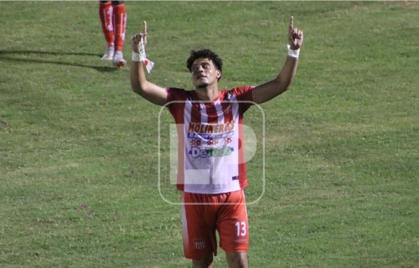 Ángel Tejeda celebrando su noveno gol del Torneo Apertura 2021. Foto Edgar Witty